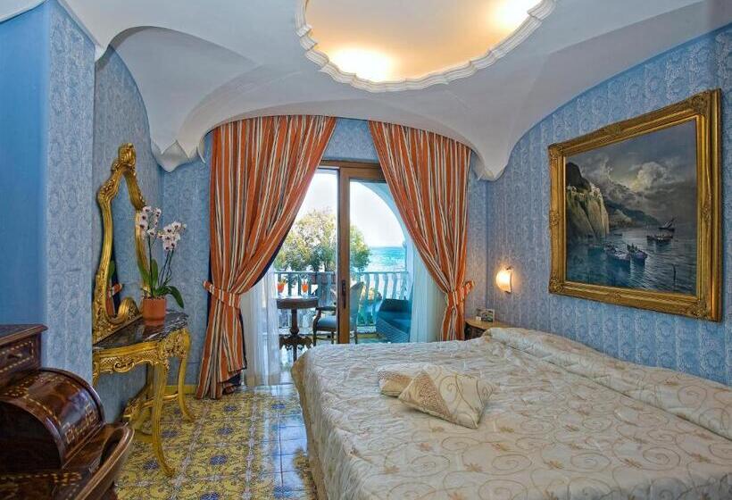 Номер Deluxe, Strand Hotel Delfini