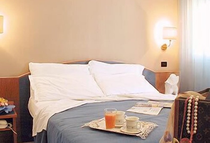 Номер Стандарт, B&b Montecarlo