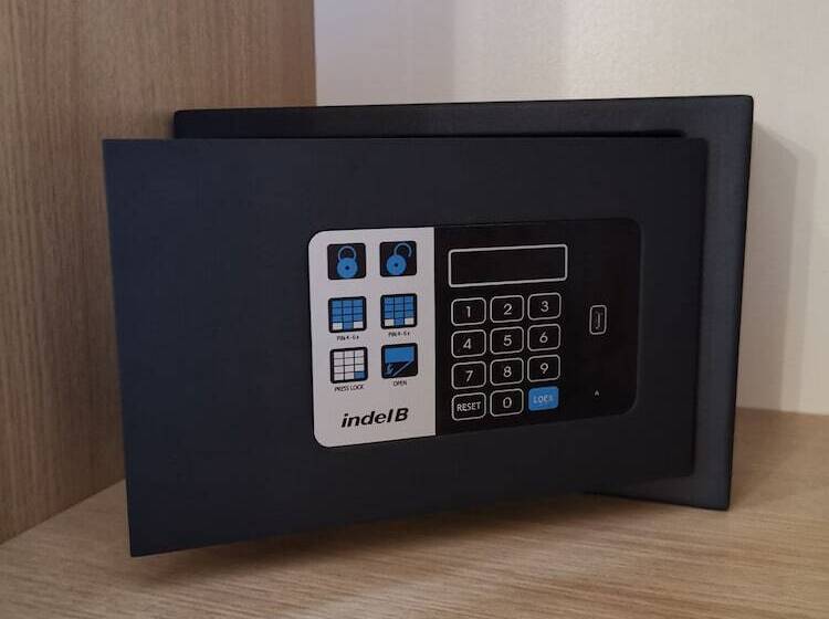 اتاق استاندارد چهار تخته, Brianza