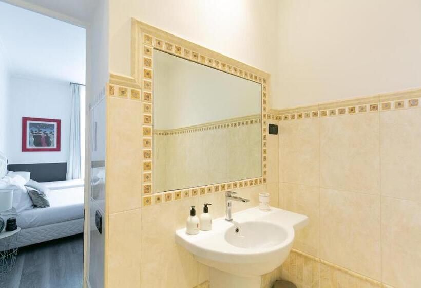 חדר סטנדרט לשלושה, Capitolium Rooms