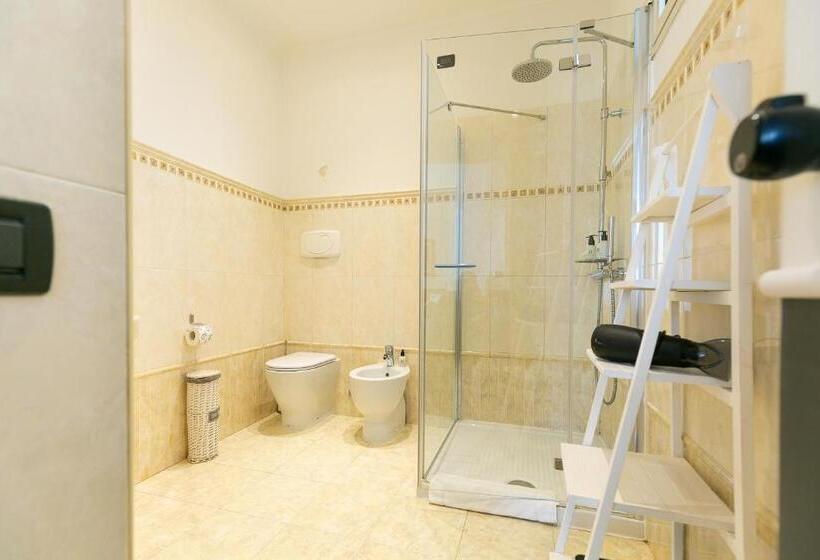 חדר סטנדרט לשלושה, Capitolium Rooms