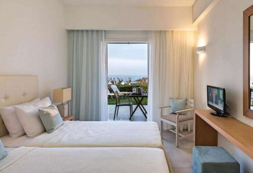 스탠다드 4인용 룸 바다전망, Maritimo Beach