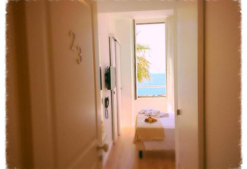 اتاق استاندارد با چشم‌انداز دریا, Sanremo Luxury Suites