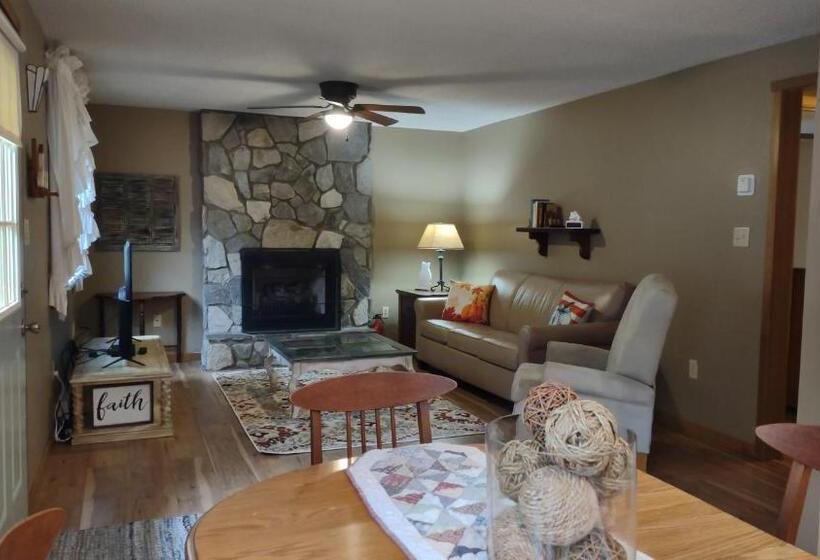 سوئیت 2 خوابه, Cozy Creek Cottages