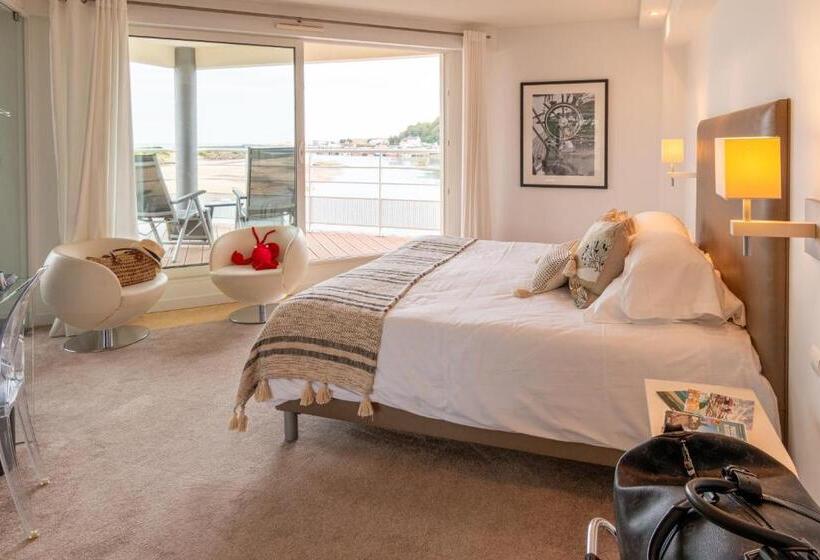 Номер Стандарт Вид на Море с Террасой, Hôtel La Marine