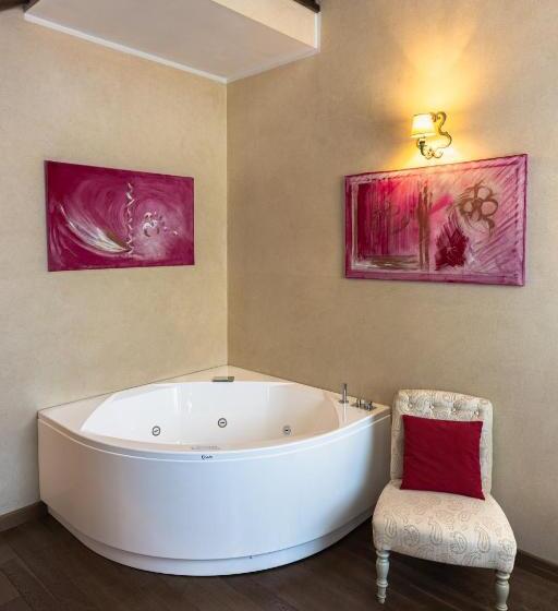 Номер Стандарт с Гидромассажем, Relais Bella Rosina Pool & Spa