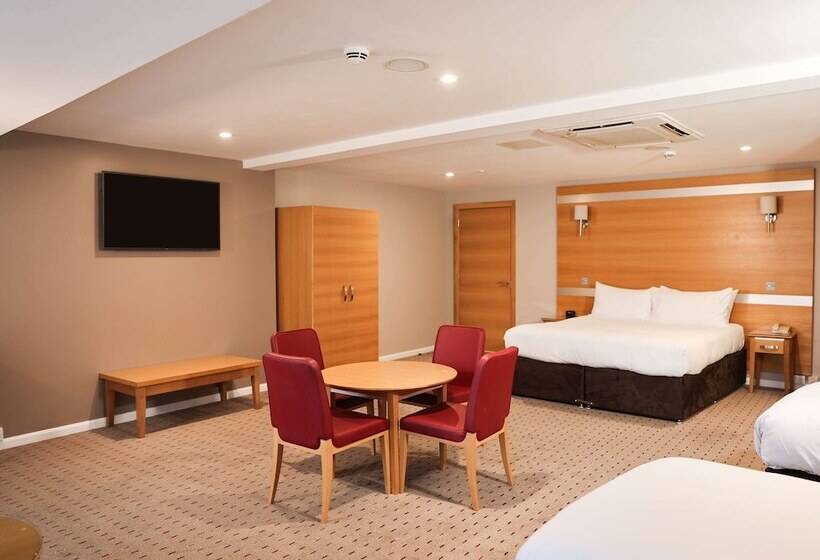 Семейный Номер, Doubletree By Hilton  Milton Keynes