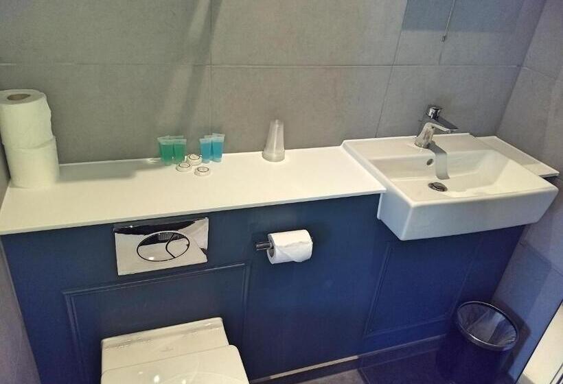 Трехместный Номер Deluxe, Garden Court