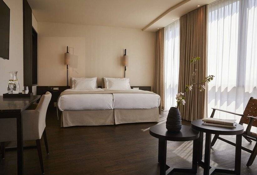 Полулюкс, Infinity Hotel & Conference Resort Munich