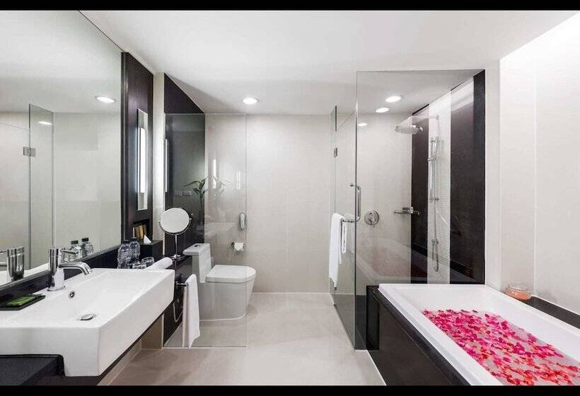 سوییت, Radisson Suites Bangkok Sukhumvit
