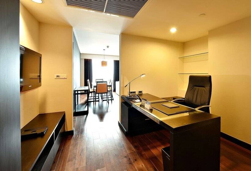 سوییت, Radisson Suites Bangkok Sukhumvit