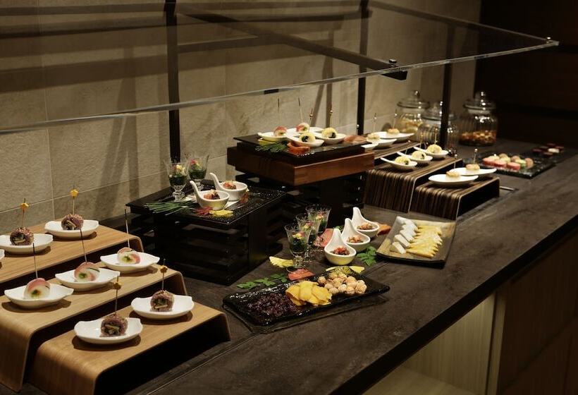 Люкс Клуб, Grand Prince Hotel Takanawa