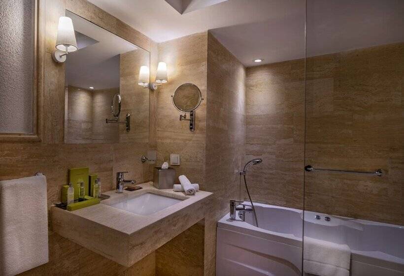 جناح جونيور سرير كينج, Doubletree By Hilton Bodrum Marina Vista