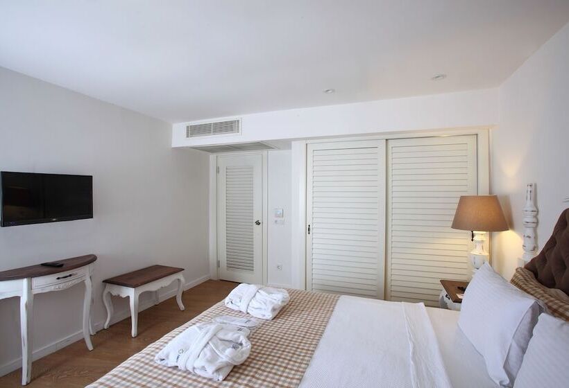 غرفة سوبيريور سرير ملكى, Doubletree By Hilton Bodrum Marina Vista