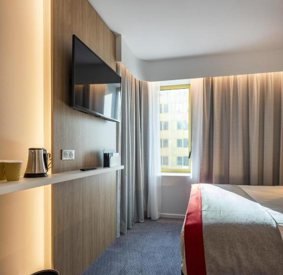 장애인을 위한 스탠다드 룸, Holiday Inn Express   Nice   Grand Arenas, An Ihg
