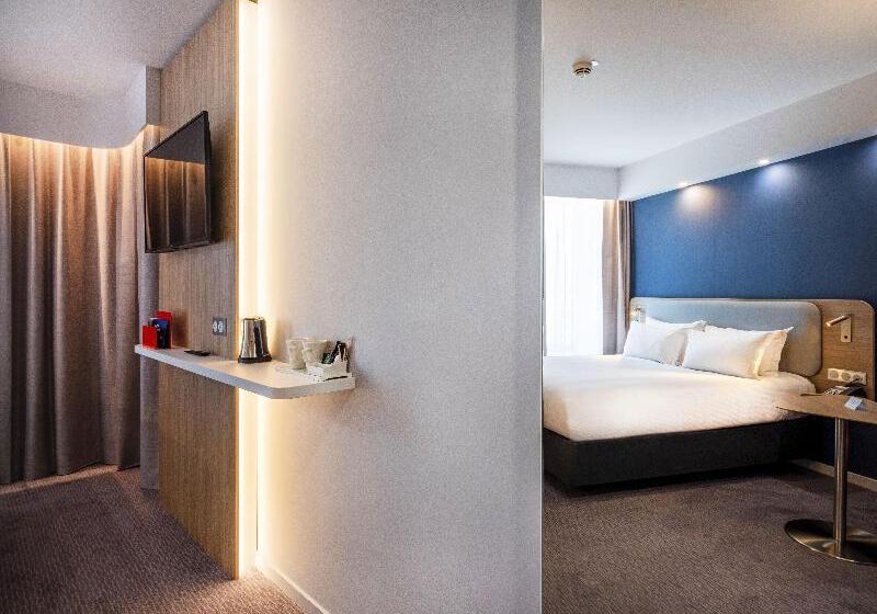 장애인을 위한 스탠다드 룸, Holiday Inn Express   Nice   Grand Arenas, An Ihg