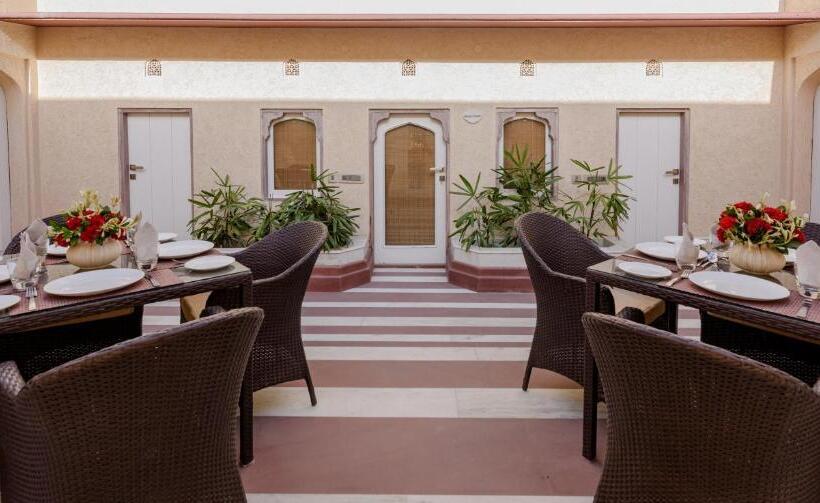 Номер Deluxe, Surya Haveli , Amer Fort Jaipur