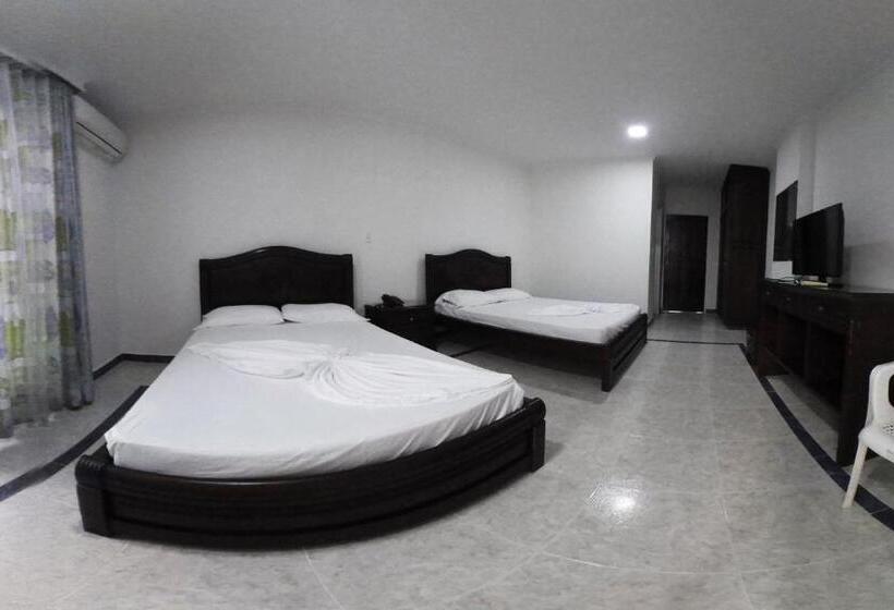 Четырехместный Номер Стандарт, Zahira Hotel Melgar