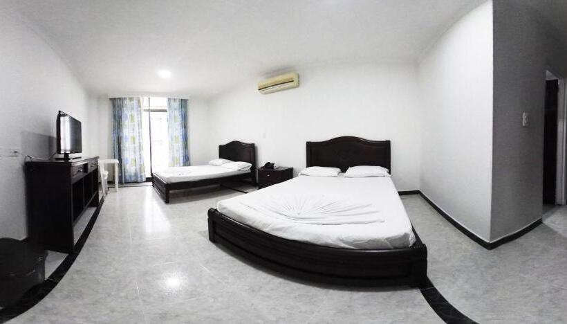 スタンダード４人部屋, Zahira Hotel Melgar