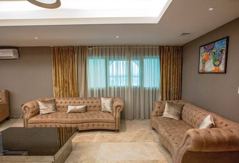 سوئیت پرزیدنت, Charleson Luxury