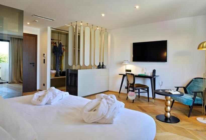 Номер Superior с Террасой, Hôtel & Spa Rocabella