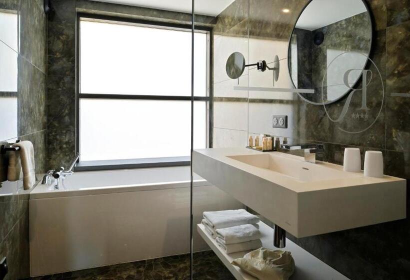 Полулюкс Одноместный с Террасой, Hôtel & Spa Rocabella
