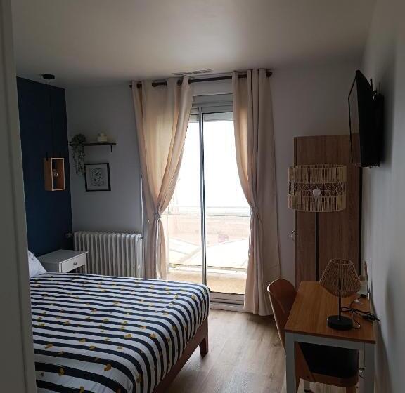 Номер Стандарт с Балконом, New Hôtel De La Mer