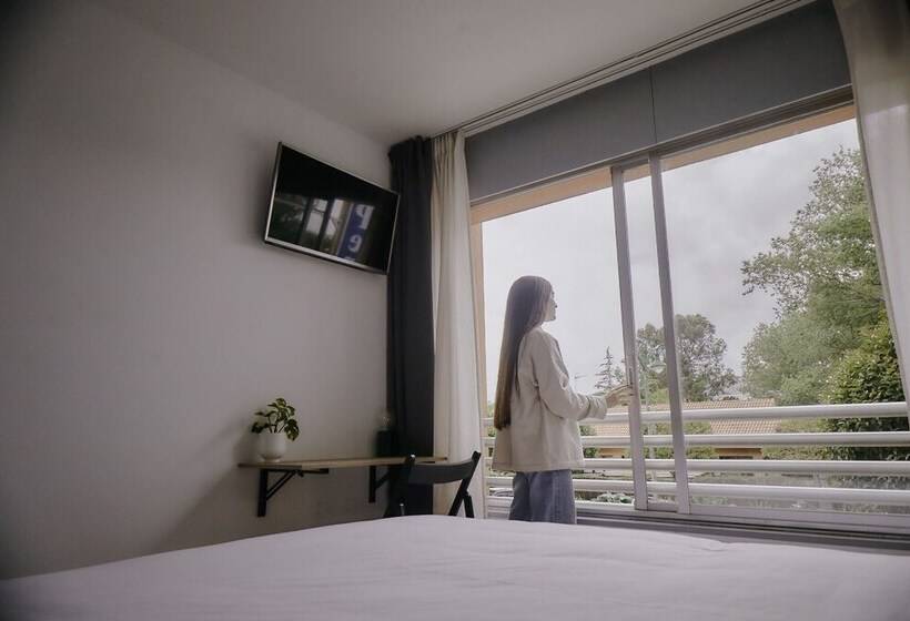 이코노미 룸, Zarey Hostel