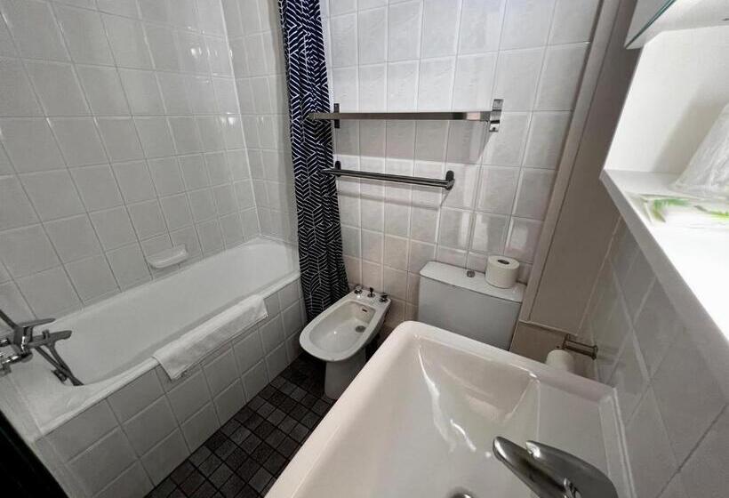Номер Стандарт, Hôtel Saint James