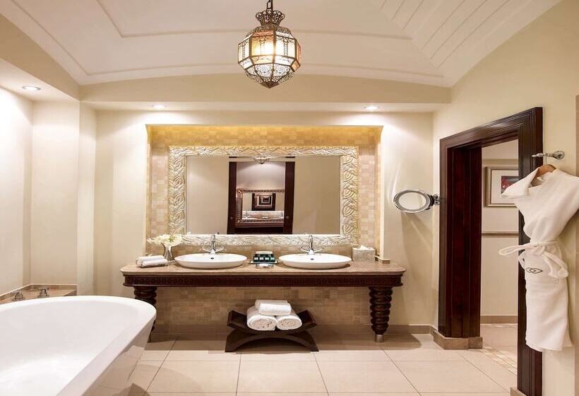 سوئیت کلوب با چشم‌انداز دریا, Sofitel Bahrain Zallaq Thalassa Sea & Spa