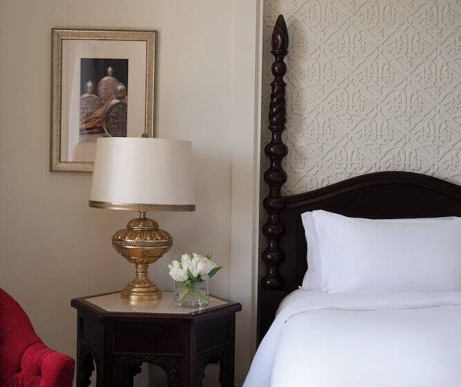 اتاق سوپریور با چشم‌انداز استخر, Sofitel Bahrain Zallaq Thalassa Sea & Spa