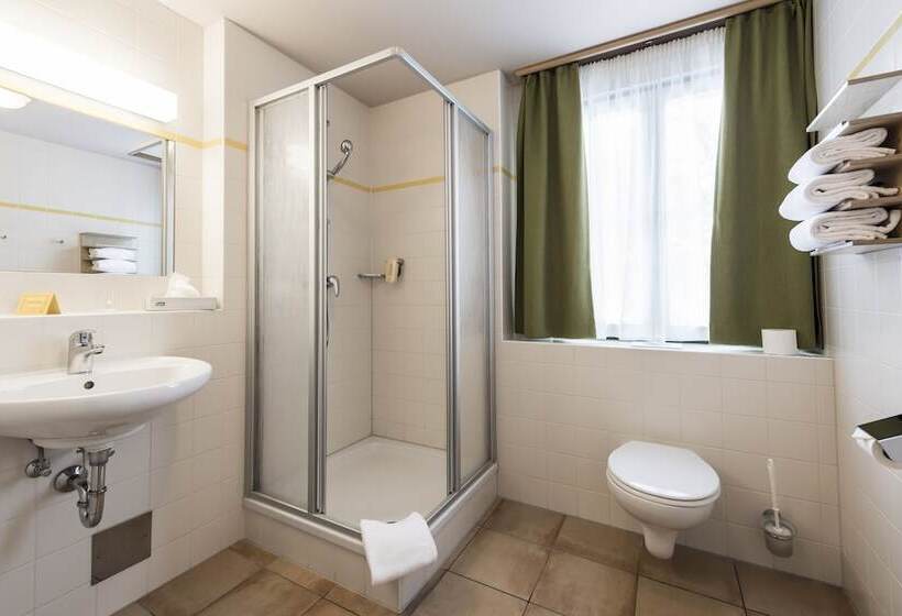 Номер Стандарт Трехместный, Jufa Hotel Grundlsee