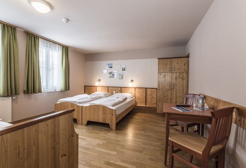 Четырехместный Номер Стандарт, Jufa Hotel Grundlsee