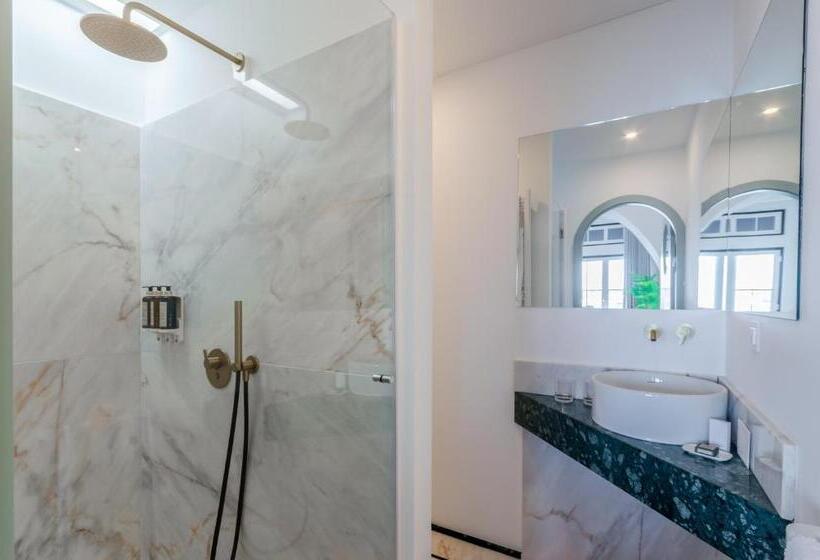 Номер Deluxe Вид на Море с Балконом, Westlight Cascais Chalet  Adults Only