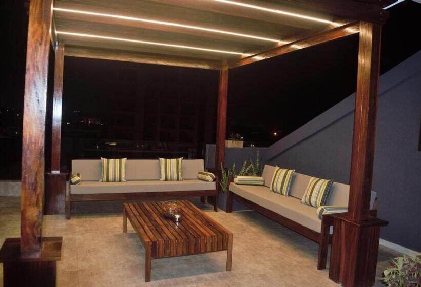Suíte com Terraço, Montecito Apartments