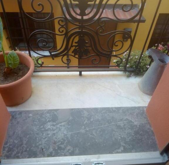 آپارتمان 1 خوابه با بالکن, B&b Andemar Rooms