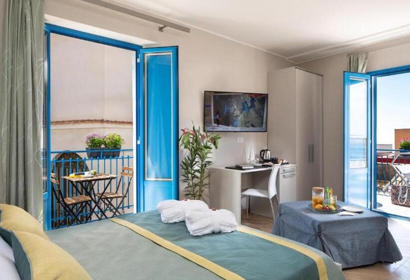 اتاق استاندارد با بالکن و چشم‌انداز دریا, Casa Blandano B&b