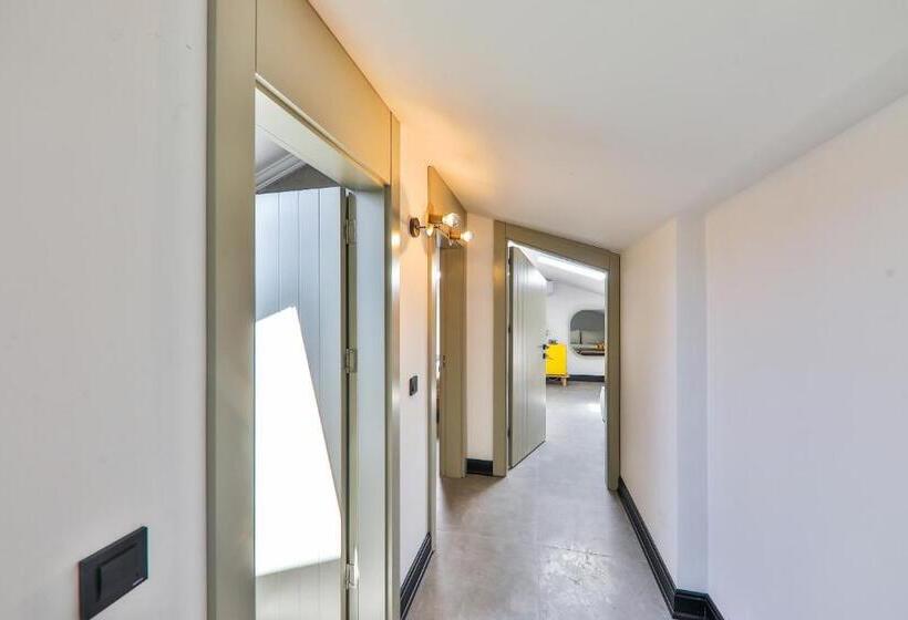 Трежместный Номер Economy, Luff Suites