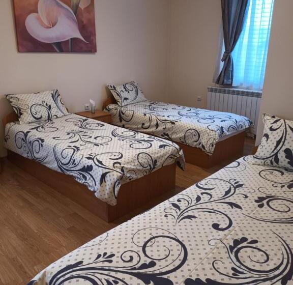 Номер Стандарт Трехместный, Guest Rooms Bansko
