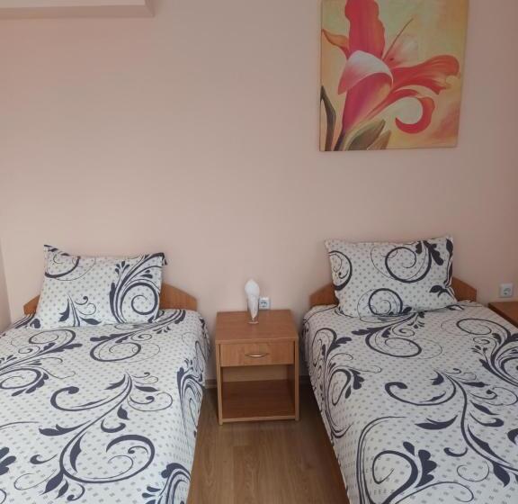 Quarto Quádruplo Estandar, Guest Rooms Bansko
