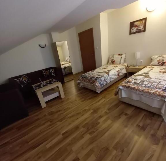 Quarto Estandar com Sacada, Guest Rooms Bansko