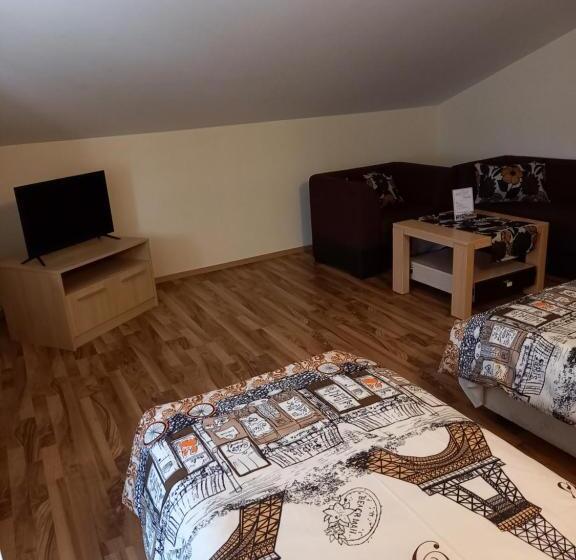 Quarto Estandar com Sacada, Guest Rooms Bansko