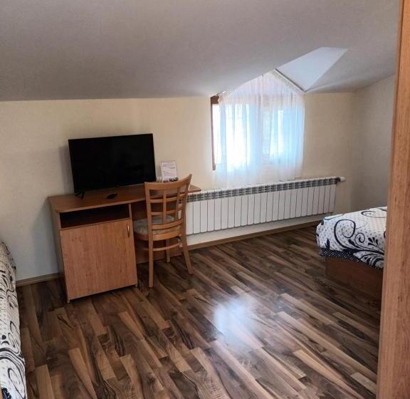 Quarto Estandar Banheiro Compartilhado, Guest Rooms Bansko