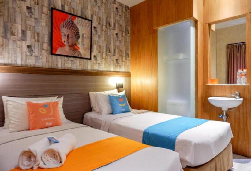 Номер Superior, Sans Hotel Ekkon Yogyakarta By Reddoorz