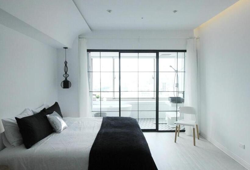 اتاق لوکس با وان آب گرم, 小所在 Urban Abode 所在行旅
