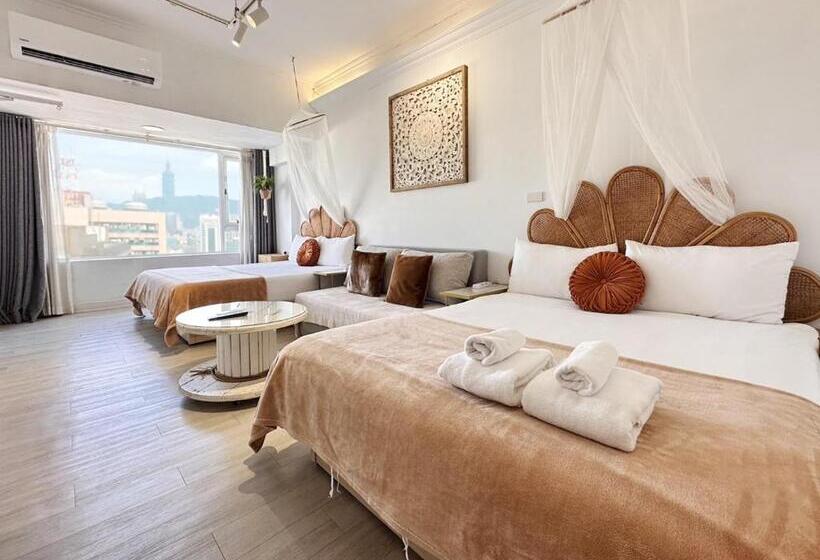 استودیوی لوکس, 小所在 Urban Abode 所在行旅