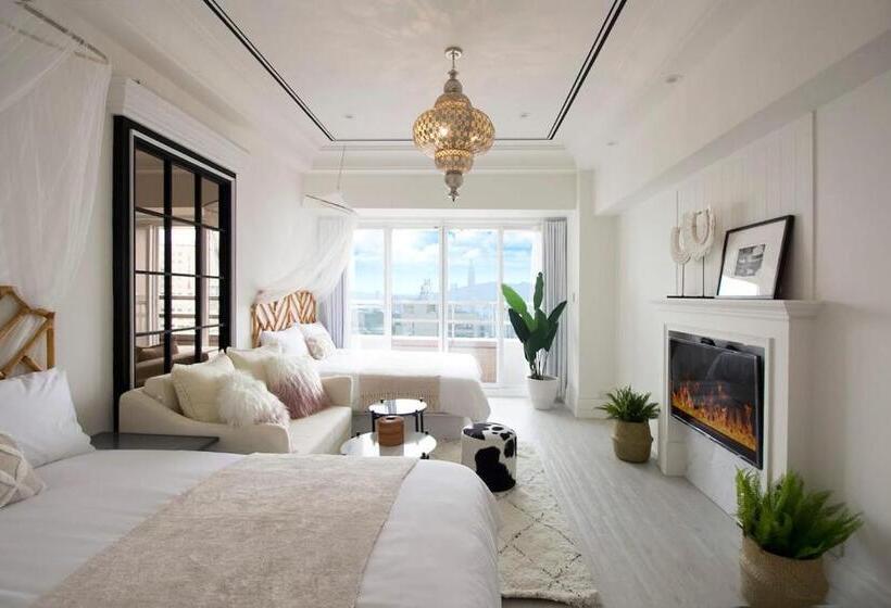 سوییت جونیور با بالکن, 小所在 Urban Abode 所在行旅