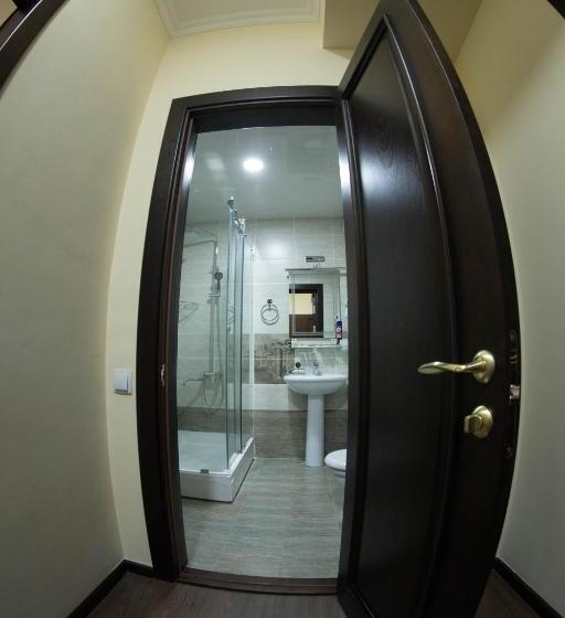 디럭스 룸 킹사이즈 침대, Marhabo Hotel Palace