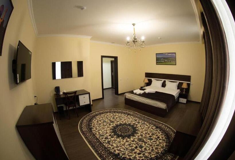 디럭스 룸 킹사이즈 침대, Marhabo Hotel Palace