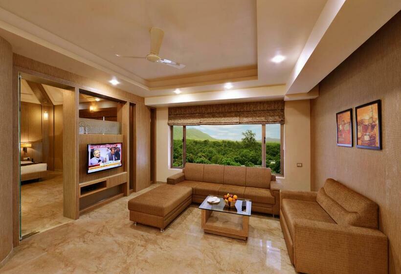 套房, Sarovar Portico Sasangir
